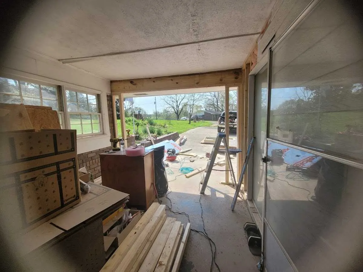 Air movers and dehumidifier for Drying & Dehumidification in Summerville